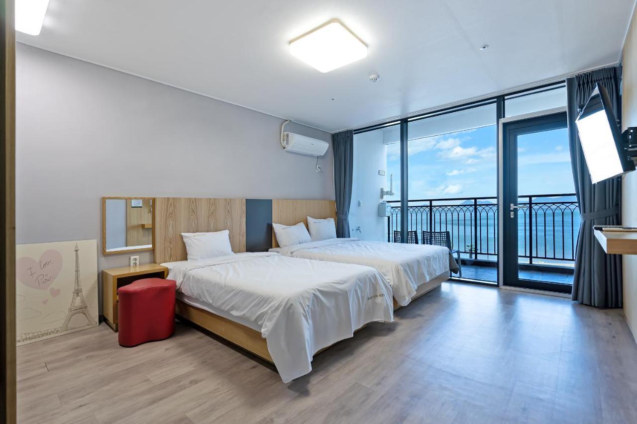 Gold Beach Resort Yeosu Esterno foto