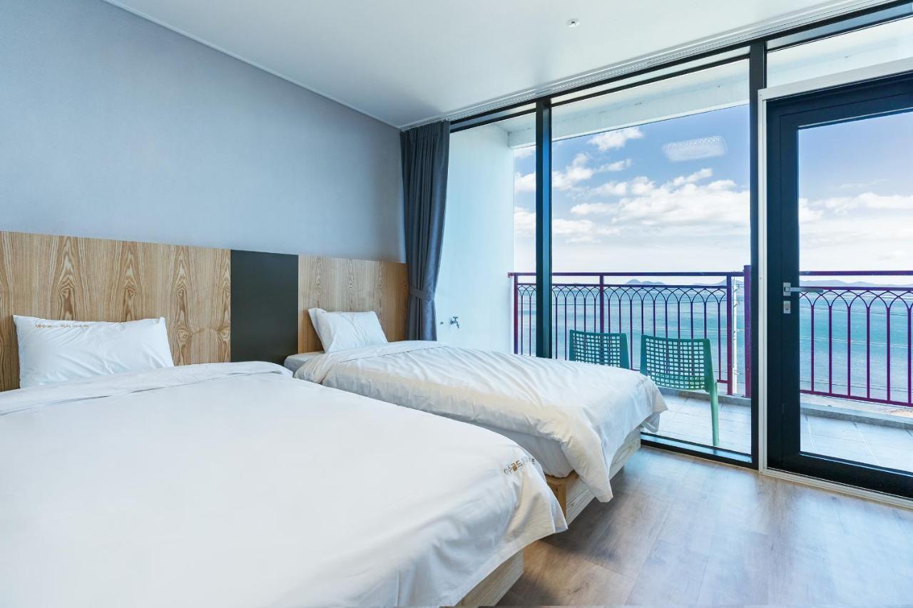 Gold Beach Resort Yeosu Esterno foto