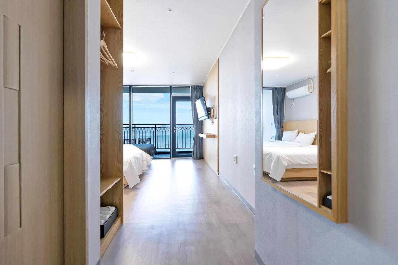Gold Beach Resort Yeosu Esterno foto