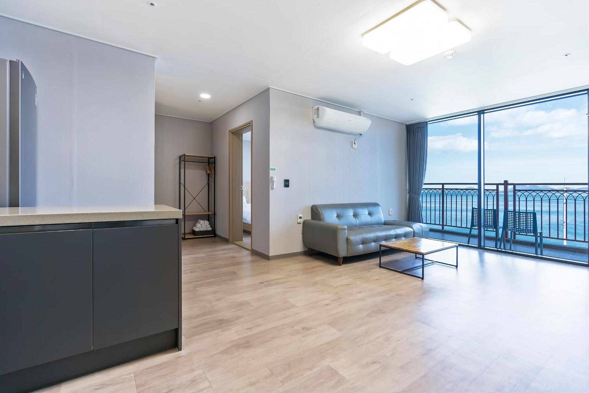 Gold Beach Resort Yeosu Esterno foto