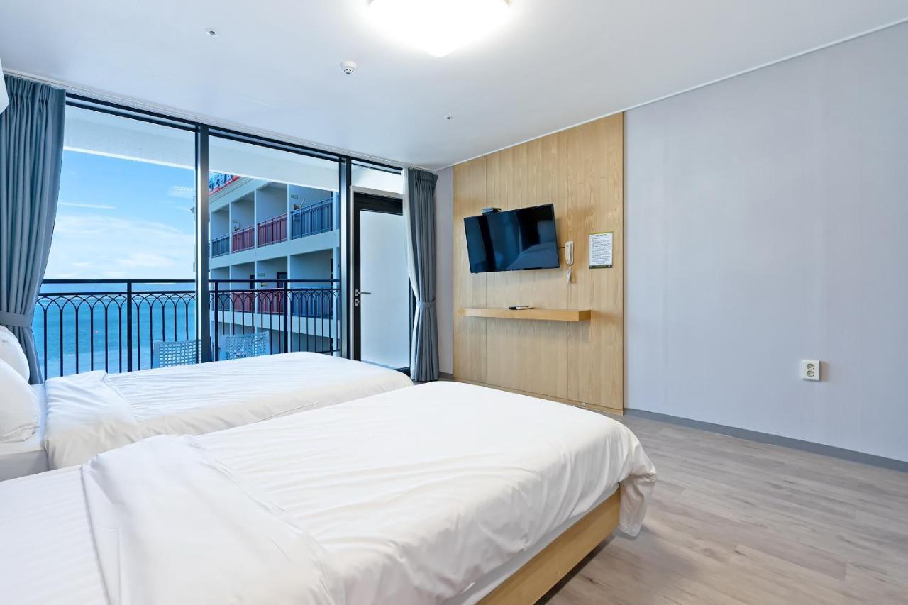 Gold Beach Resort Yeosu Esterno foto