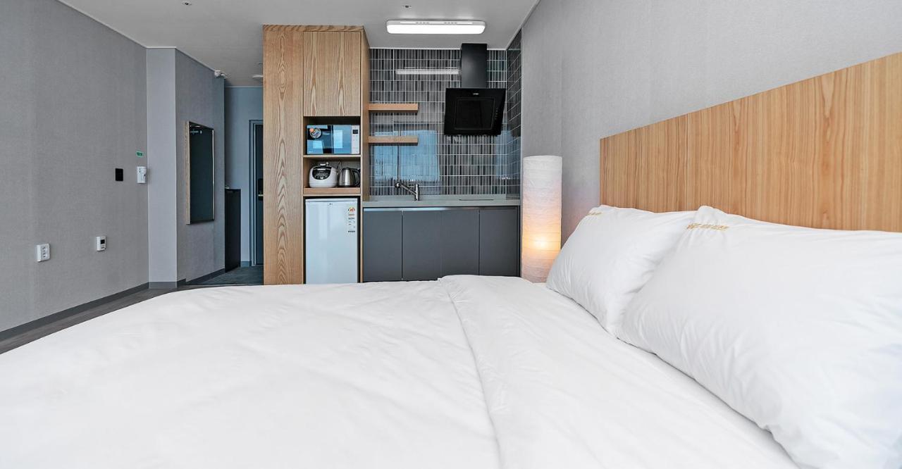 Gold Beach Resort Yeosu Esterno foto
