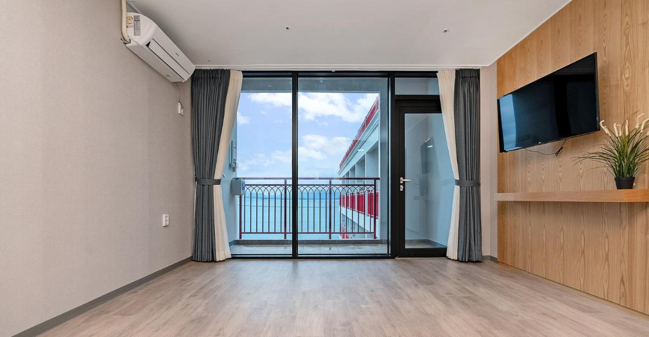 Gold Beach Resort Yeosu Esterno foto
