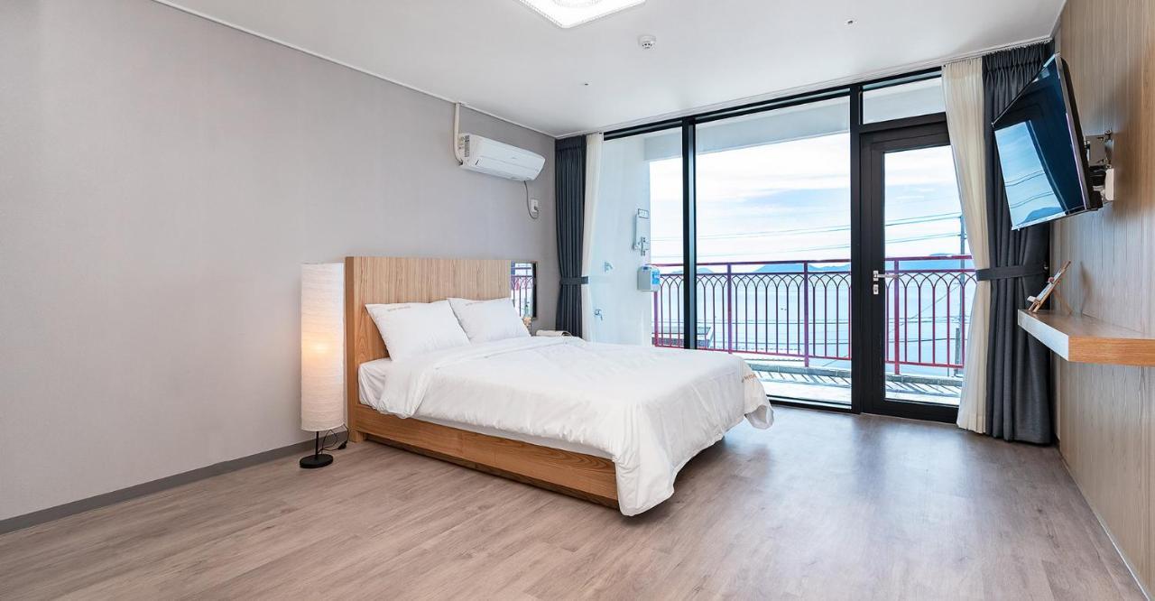 Gold Beach Resort Yeosu Esterno foto
