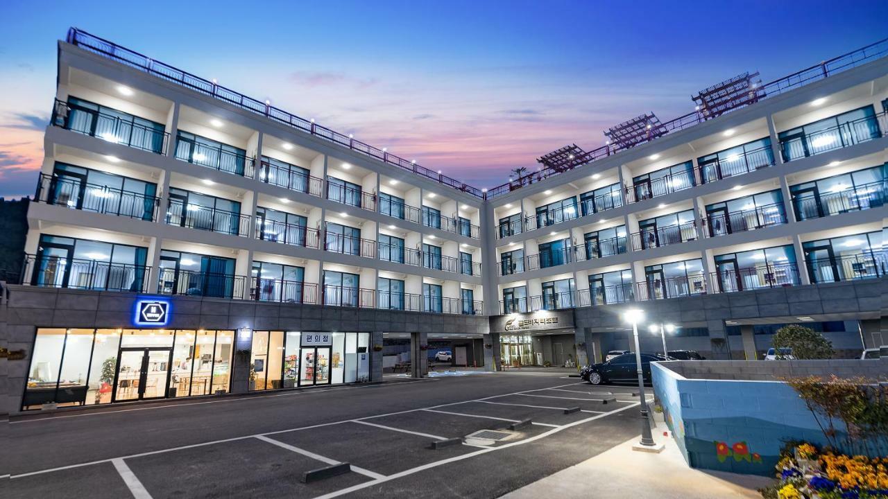 Gold Beach Resort Yeosu Esterno foto