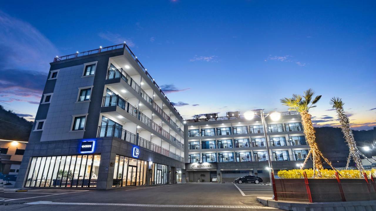 Gold Beach Resort Yeosu Esterno foto